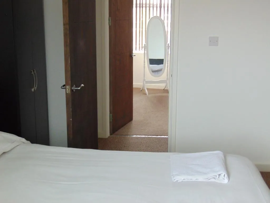 Flat 5 Apartments Κάρντιφ