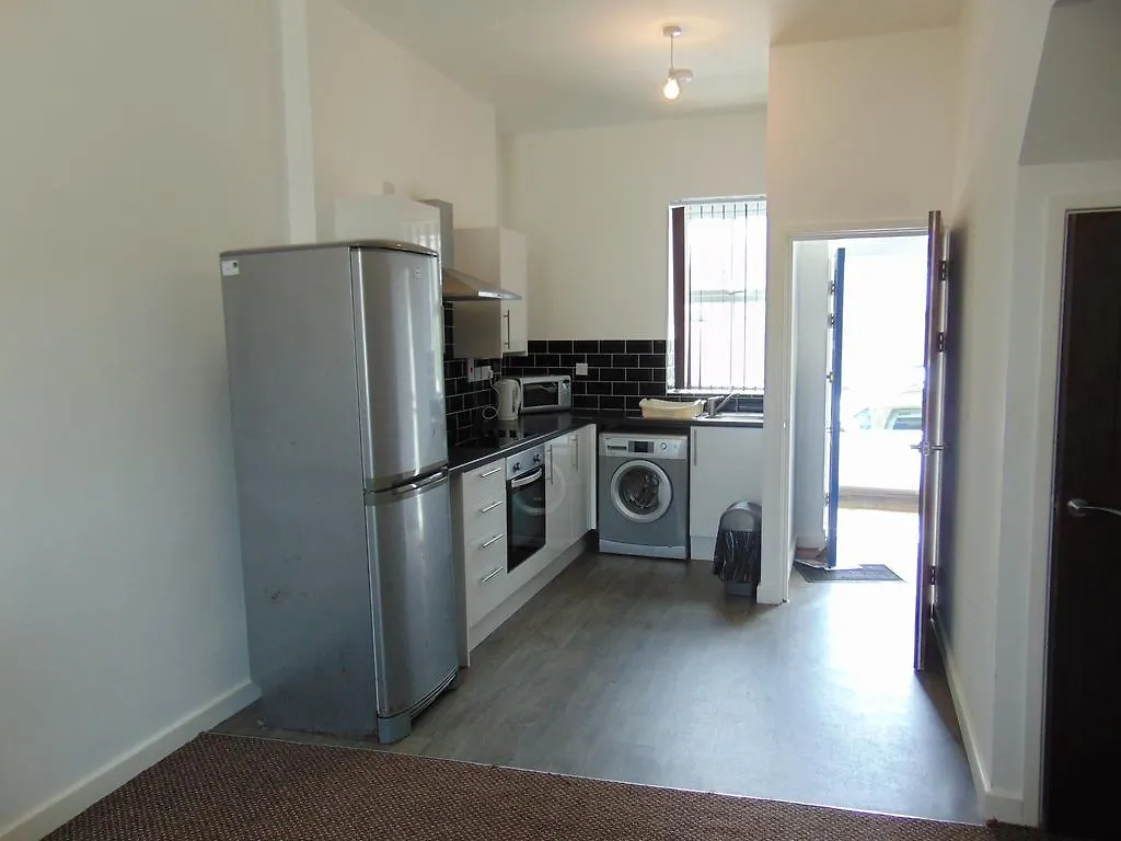 Flat 5 Apartments Κάρντιφ
